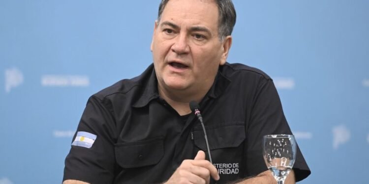El ministro de Seguridad bonaerense dio detalles del triple crimen de las jóvenes que habían desaparecido