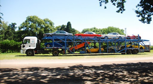 Pragmatismo vs. Ideología: La industria automotriz advierte sobre el riesgo de perder el mercado vecino.