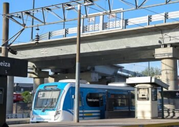 Tregua Frágil: Gremios suspenden el paro de trenes pero se mantienen en “alerta”.