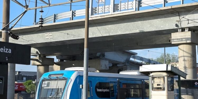 Tregua Frágil: Gremios suspenden el paro de trenes pero se mantienen en “alerta”.