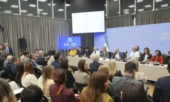 Tensión en Diputados: La audiencia por glaciares comenzó con polémica