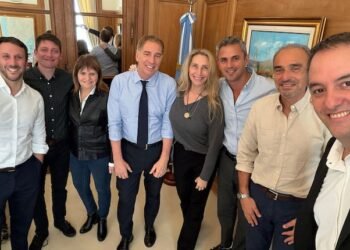 La mesa política del Gobierno se reúne para delinear la estrategia sobre la reforma electoral y el informe de Manuel Adorni
