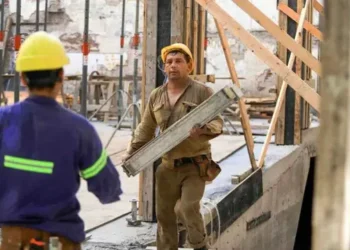 Construcción: repunte del 5% en venta de insumos en abril, pero aún lejos de los niveles de 2025.