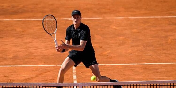 Jannik Sinner revela los motivos detrás de su sorprendente eliminación frente a Juan Manuel Cerúndolo en Roland Garros