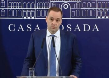 Solicitan la captura de Manuel Adorni por obstrucción a la investigación