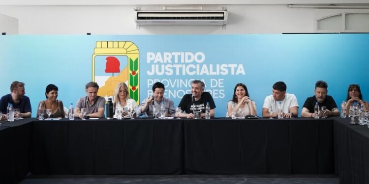 El PJ busca crear una alternativa, mientras crecen las tensiones con el kirchnerismo sobre el papel de CFK