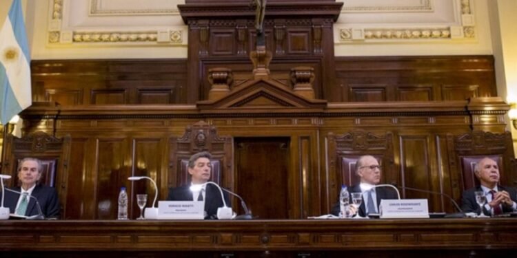 La Corte Suprema avanza en el caso sobre financiamiento universitario