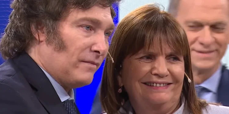 Patricia Bullrich reafirma su posición en el espacio libertario mientras sus seguidores expresan lealtad