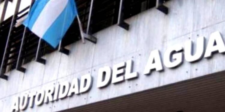 Buenos Aires implementa un régimen para regular el uso del agua en barrios privados no regularizados