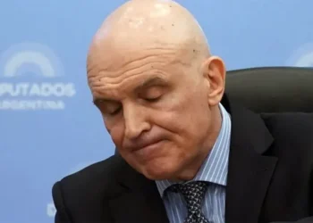 Detectan un contrato falso presentado por Espert para justificar US$200.000
