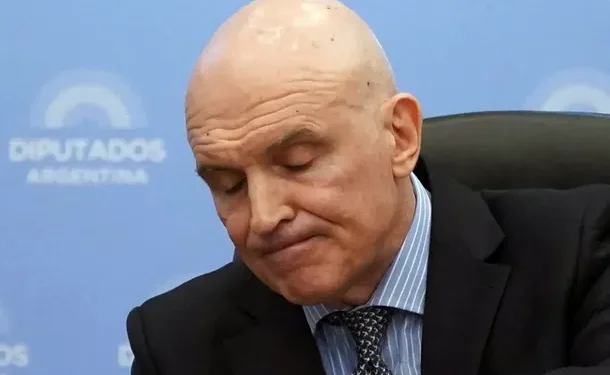Detectan un contrato falso presentado por Espert para justificar US$200.000