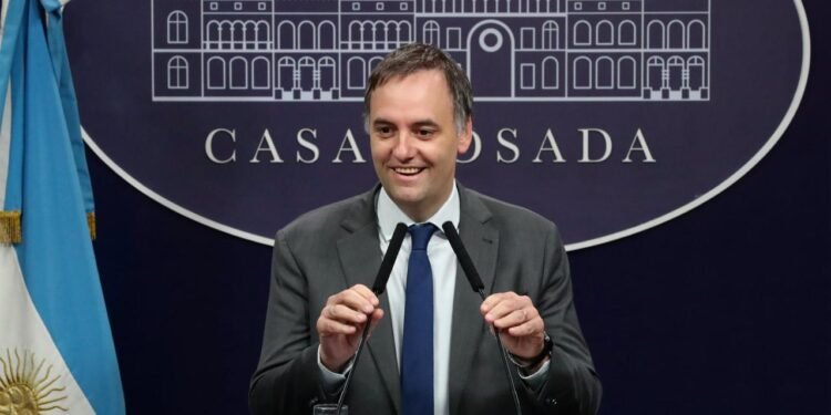 El Senado se prepara para interpelar a Adorni, pero la destitución sigue en duda