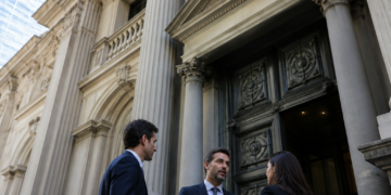 Menos impuestos, obstáculos para el dólar y financiamiento a largo plazo: la proyección de los bancos para el crecimiento del crédito