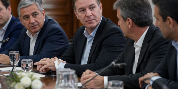 Santilli participa de la cumbre de gobernadores para discutir financiamiento y eliminación de las PASO
