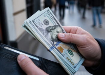 Valor del dólar blue al 12 de junio: fluctuaciones y comparaciones