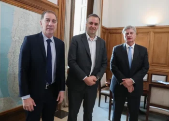 Santilli se compromete a impulsar la reelección de Milei y a negociar la reforma electoral con los gobernadores