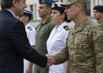 El Gobierno introduce un suplemento salarial de hasta 25% para personal militar con formación académica