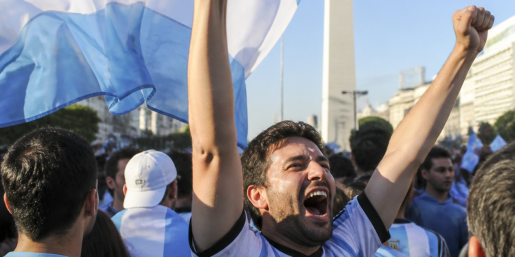 Inicio exitoso de la Selección en el Mundial 2026: ¿qué prefieren los argentinos, ser campeones o mejorar la economía?
