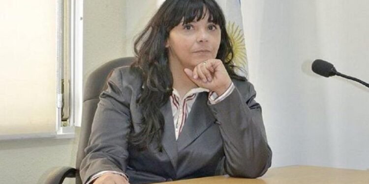 Mariel Suárez, la jueza destituida por un beso a un preso, es restituida en su cargo