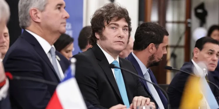 Divergencias Estratégicas con Brasil: La Postura de Milei en la Alianza de Seguridad de Kast y Trump