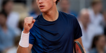 Jakub Mensik supera a Fonseca, rinde homenaje a Lendl y se prepara para enfrentar a Zverev en Roland Garros