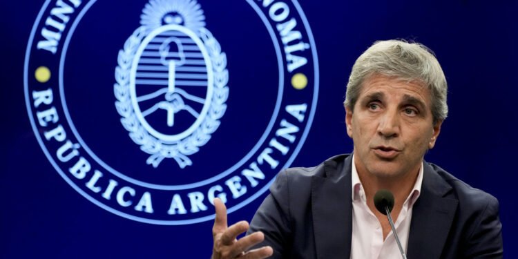 El Ministerio de Economía expone su estrategia para afrontar la deuda de más de u$s 44.000 millones