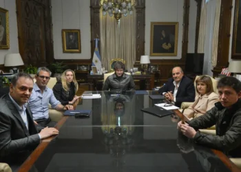 El Gobierno convoca a la mesa política para planificar la agenda legislativa del segundo semestre