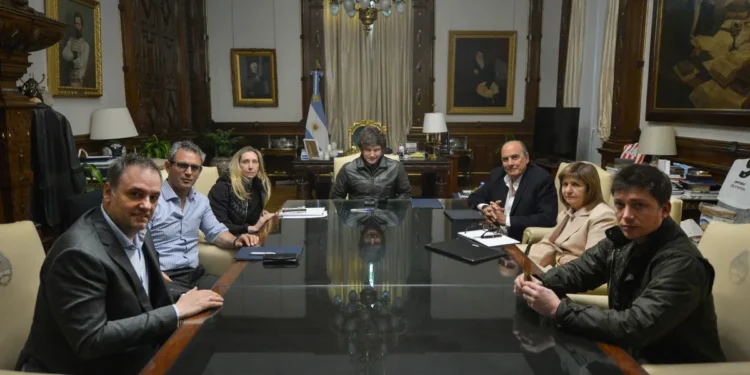 El Gobierno convoca a la mesa política para planificar la agenda legislativa del segundo semestre