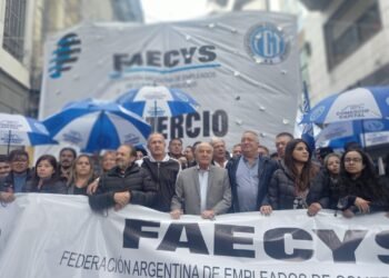 El Gobierno respalda la continuidad de los aportes sindicales y el convenio de Comercio bajo una cautelar