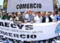 Salarios de empleados de comercio en julio: aumento y bono acordado