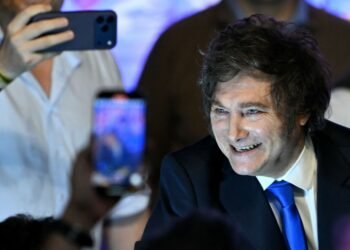 La herencia de IOSFA supera los $214.000 millones, generando tensión entre Defensa y Seguridad que involucra a Javier Milei