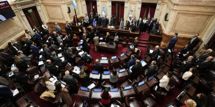 El Gobierno intensifica su estrategia en el Parlamento con tres proyectos clave