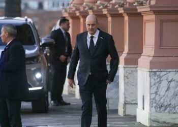 La mesa política avanza en la agenda legislativa con la inclusión de Sturzenegger