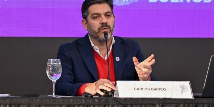Kicillof y Bianco critican la ley de Tierras de Milei y señalan a Santilli por su manejo de recursos