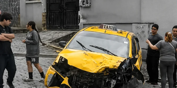 Accidente en Flores: taxi atropella a tres peatones