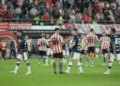 Estudiantes brilla en el clásico y aplasta a Gimnasia, que terminó con dos expulsiones y gran frustración