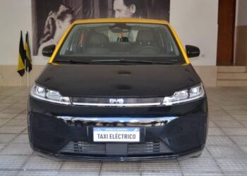 La Ciudad promueve la adopción de taxis eléctricos mediante créditos accesibles