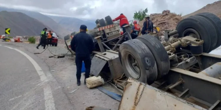 Familia sufre accidente trágico en Jujuy: una mujer falleció y su hija quedó en estado crítico