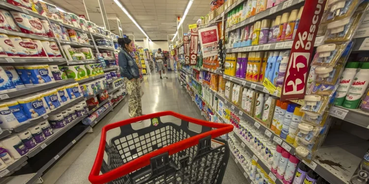 Desaceleración en precios mayoristas: el índice de julio fue del 0,8% según el Indec y Javier Milei celebró en redes sociales