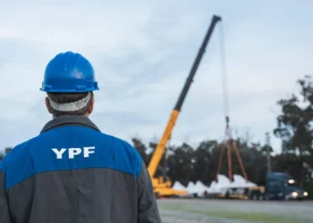 Un funcionario provincial triunfa en un millonario litigio laboral contra YPF