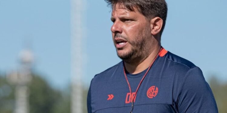 La barra brava de San Lorenzo se reunió con los jugadores tras el entrenamiento: demandas y tensión