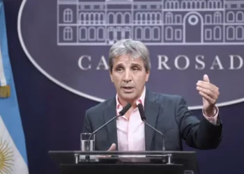 El crédito como clave hacia 2027: la estrategia de Luis Caputo y las tensiones gubernamentales
