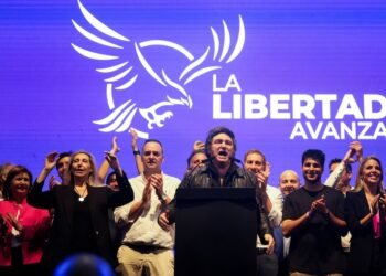 Plan del oficialismo para impulsar la reforma política en el Senado y eliminar las PASO