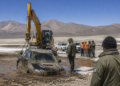 Impacto ambiental en Pampa del Leoncito: operativo para desalojar una camioneta enterrada y sanción millonaria