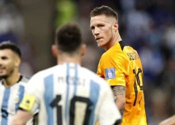 El curioso ritual de Wout Weghorst que causa revuelo en las redes