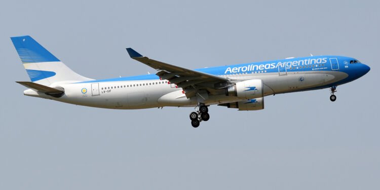 Nuevas tensiones en el caso de Aerolíneas Argentinas: las intenciones del Titan Consortium