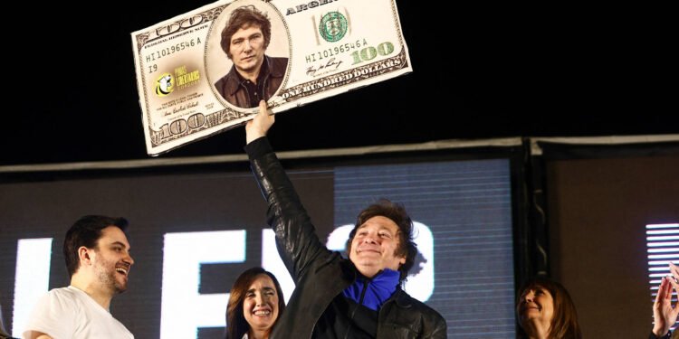 Dólar y elecciones: los interrogantes sobre la “bazuca” de Milei para prevenir una corrida cambiaria en 2027